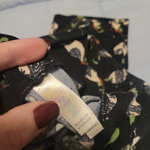 Lularoe butter soft leggings - Picture 6 of 8